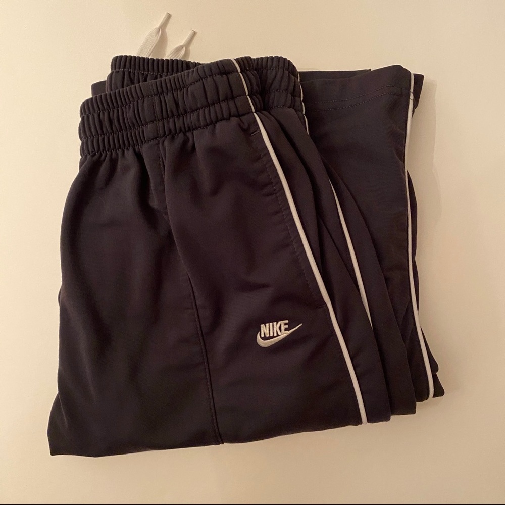 Boy’s NIKE Dark Gray Sweatpants - Picture 1 of 4